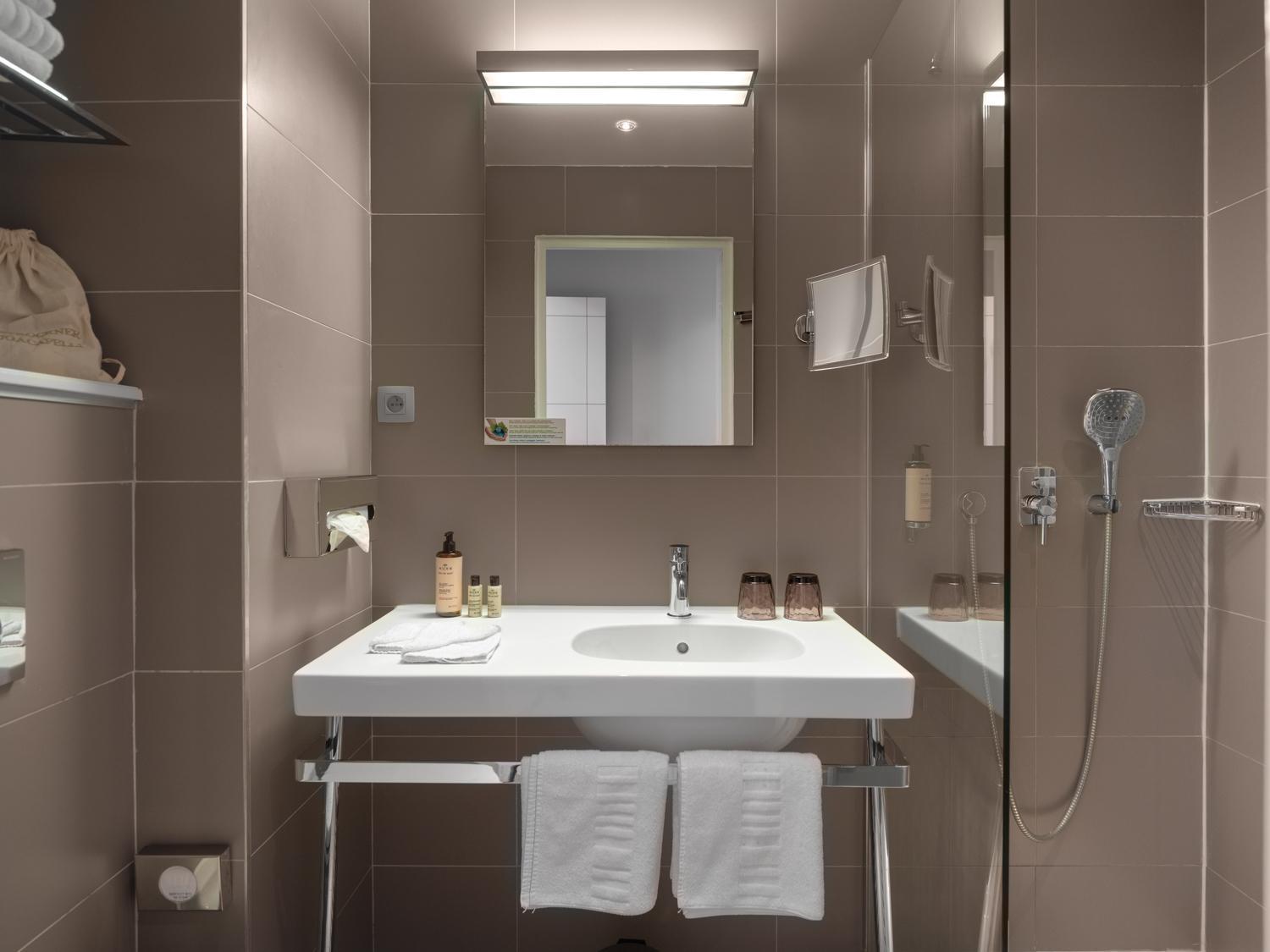 Hotel Le Mareuil Parigi Esterno foto