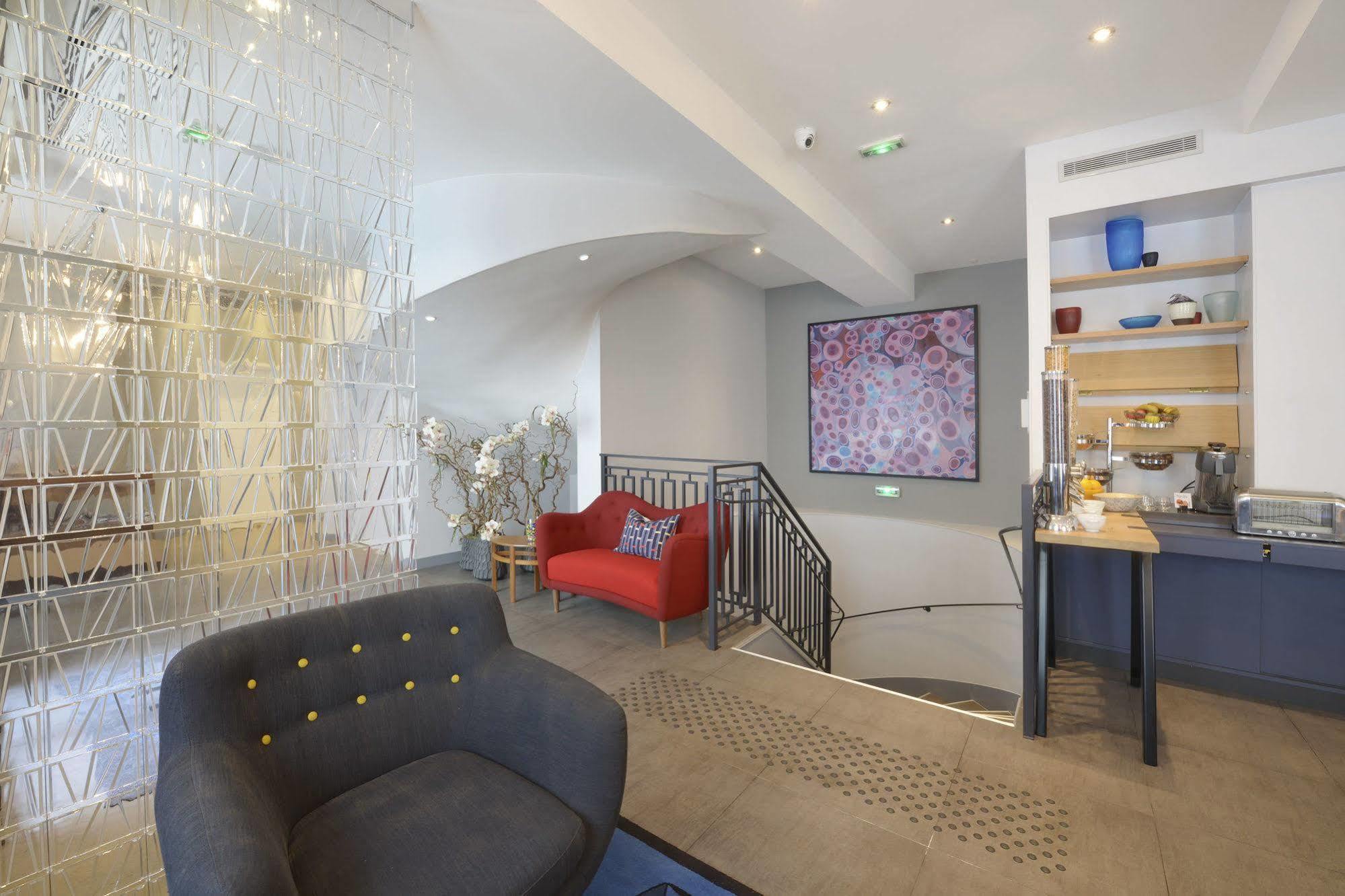 Hotel Le Mareuil Parigi Esterno foto